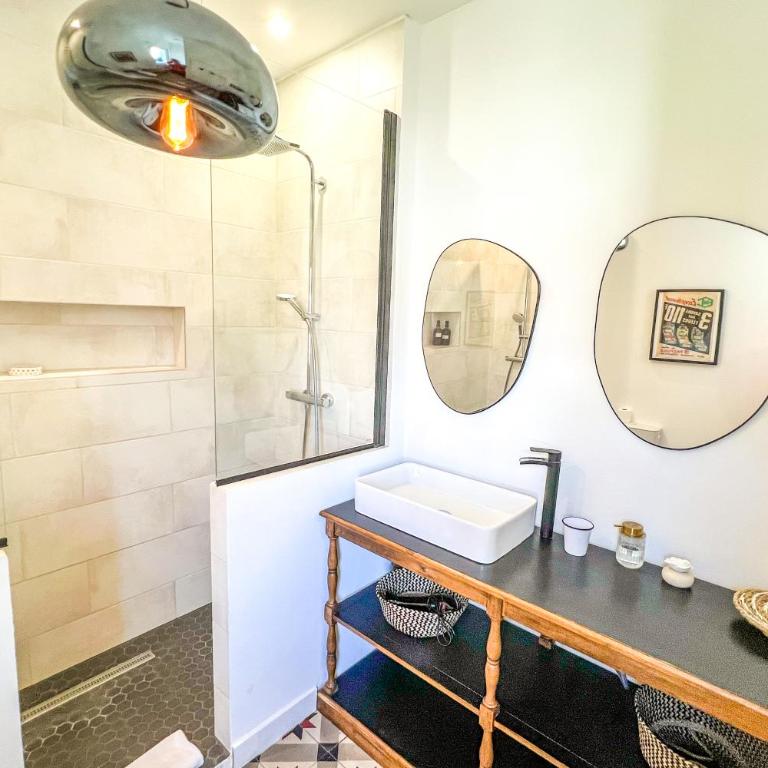 AC - Private Parking - Close to the ramparts - Maison 2 Chambres - 22