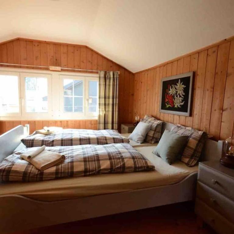Swiss Traditional Chalet with Alpine Mtn View - Chalet - 4