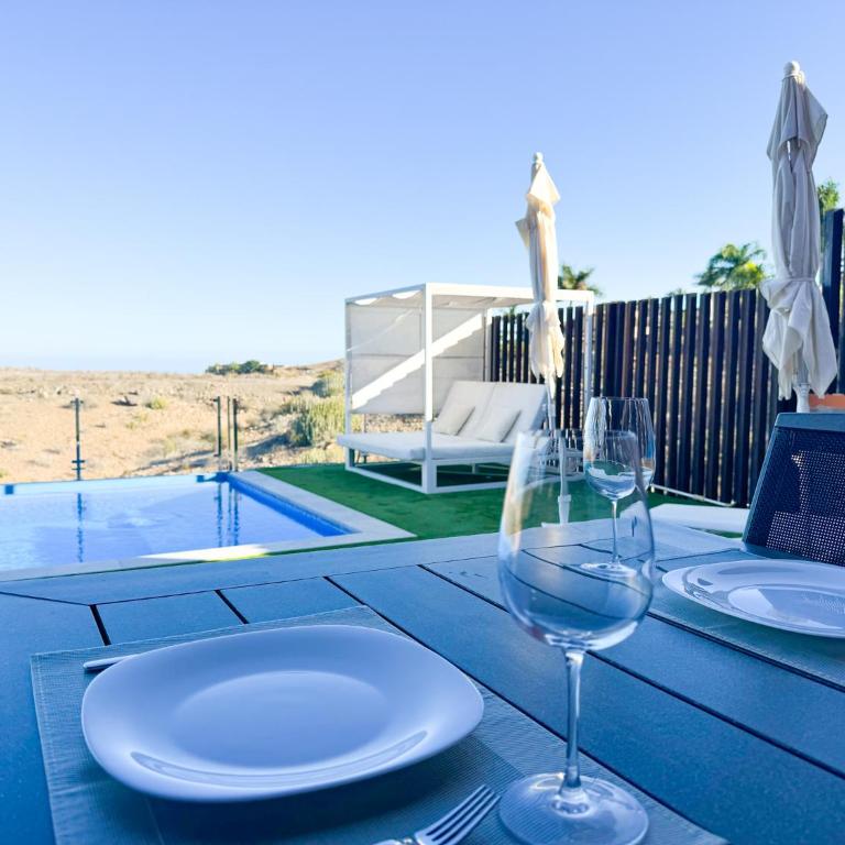 Paradise Island by CanaryScape - Three-Bedroom Villa - 17