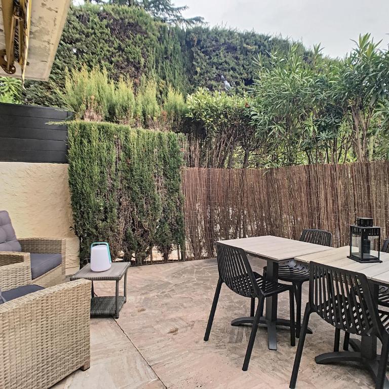 Belles prestations, proche plages, piscine 232L PY - Studio mit Gartenblick - 1