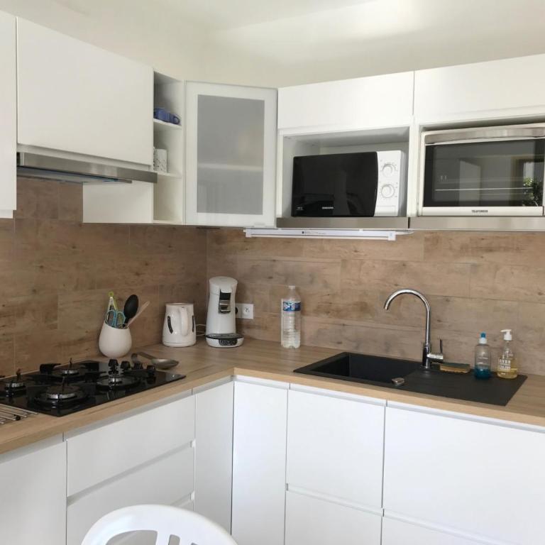 Belles prestations, proche plages, piscine 232L PY - Studio mit Gartenblick - 9
