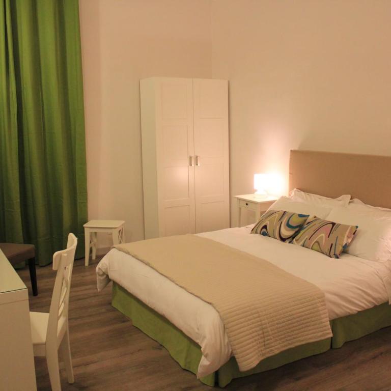 B&B Gallia's Rooms - Camera Tripla con Bagno Privato Esterno - 12