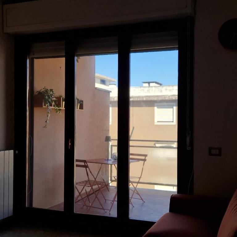 Trilocale in Via delle Azzorre - Appartamento con 2 Camere da Letto - 8