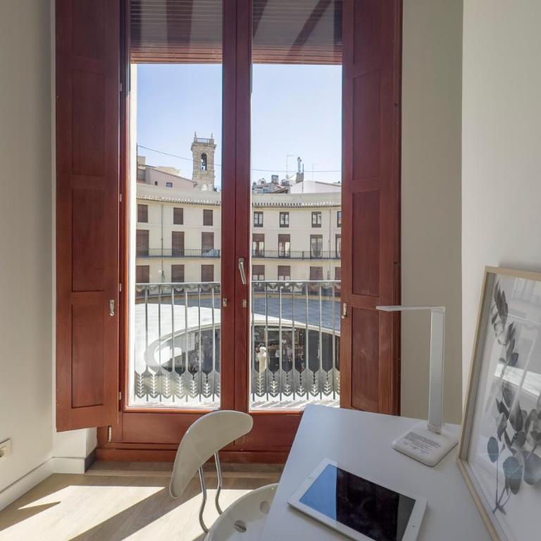 SingularStays Plaza Redonda II - Two-Bedroom Apartment with City View - 21