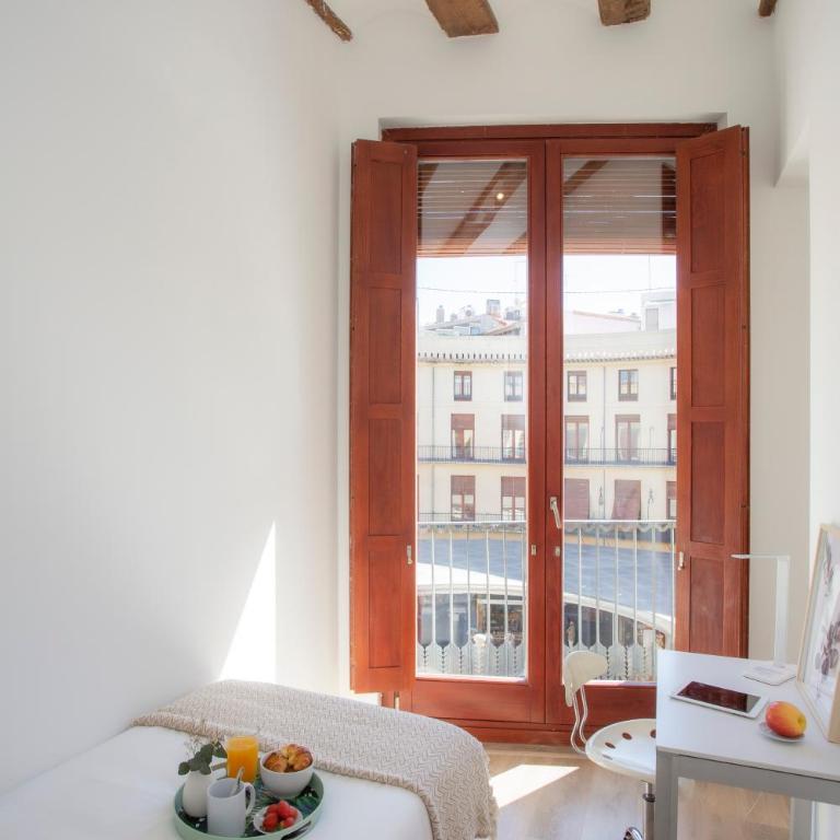 SingularStays Plaza Redonda II - Two-Bedroom Apartment with City View - 27