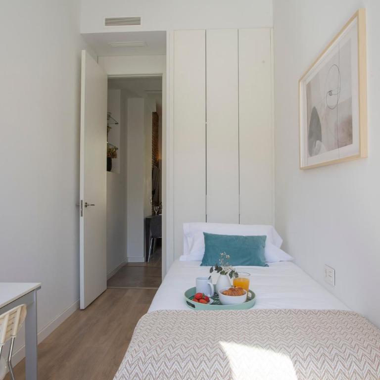 SingularStays Plaza Redonda II - Two-Bedroom Apartment with City View - 26