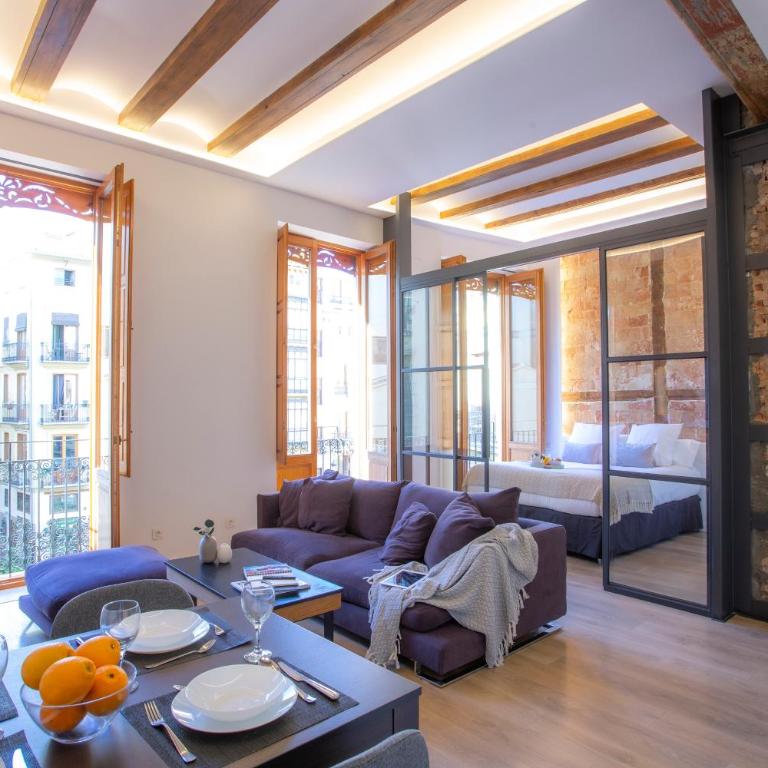 SingularStays Plaza Redonda II - Two-Bedroom Apartment with City View - 6