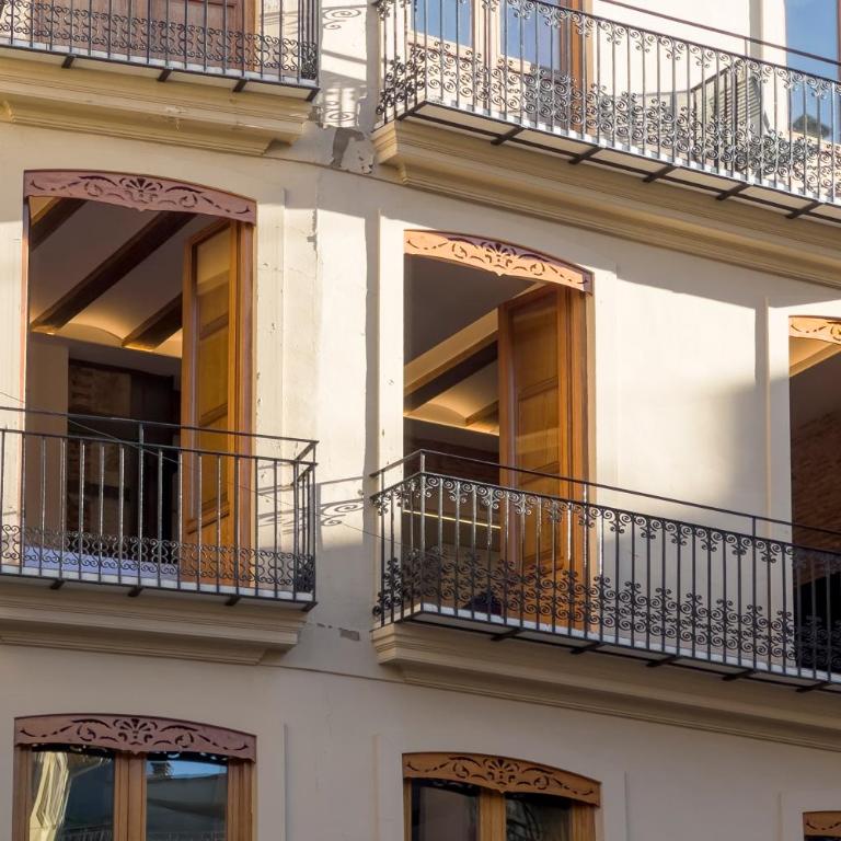 SingularStays Plaza Redonda II - Two-Bedroom Apartment with City View - 40