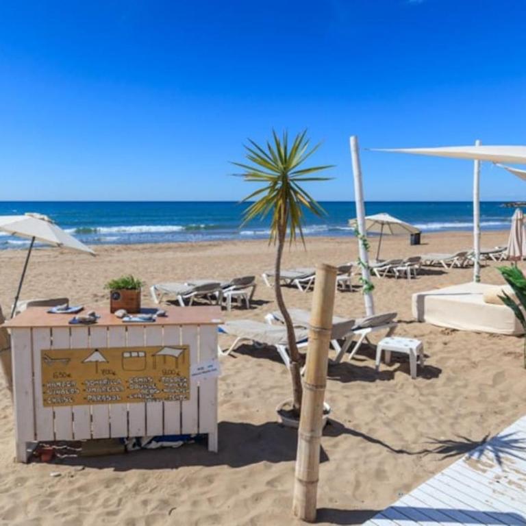 Modern Duplex near the BEACH,with terrace and WiFi - Apartment mit 1 Schlafzimmer - 32