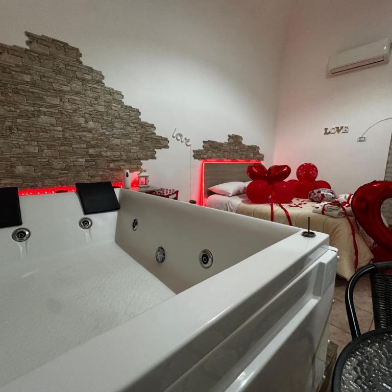 Dolce Notte - King Room with Spa Bath - 24