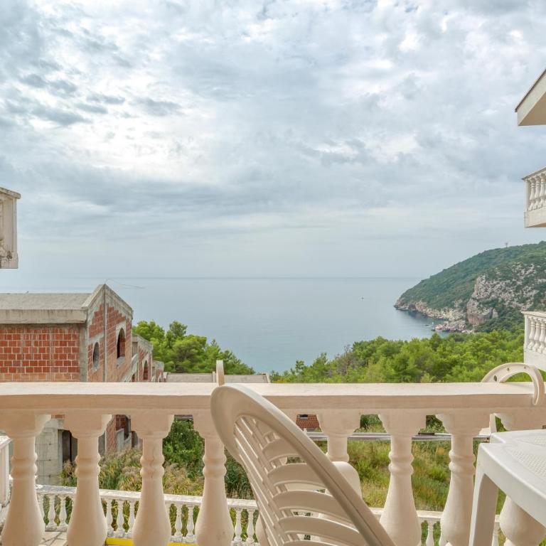 Apartmani Marina - Apartman sa 1 Spavaćom Sobom i Pogledom na Vrt - 2
