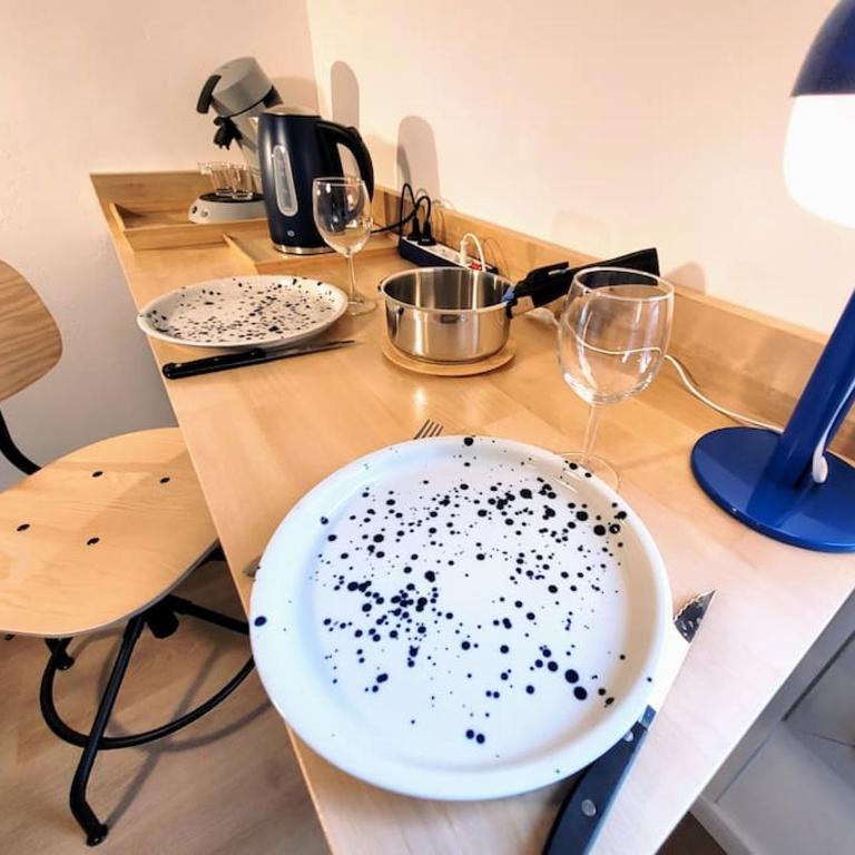 Studio cosy, rénové, bien situé, parking privé - Appartement 1 Chambre - 4