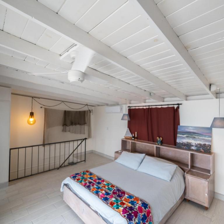 Casa Capitan - BEACHFRONT living - One-Bedroom House - 17