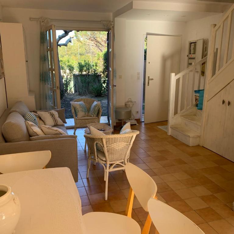 petite maison à l entrée de st Tropez - Two-Bedroom House - 10