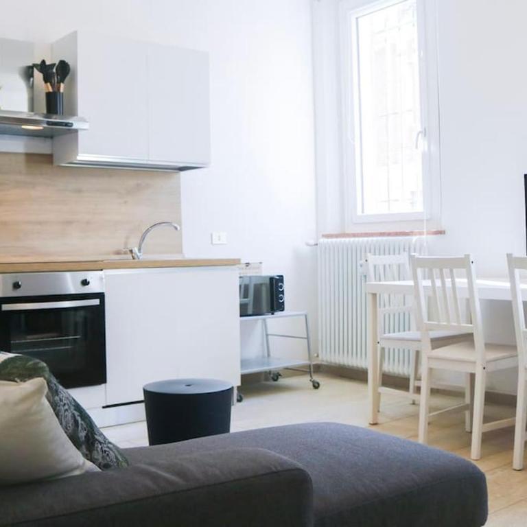 Parcheggio privato-Appartamento in Villa 1 Centro - Appartamento con 1 Camera da Letto - 5