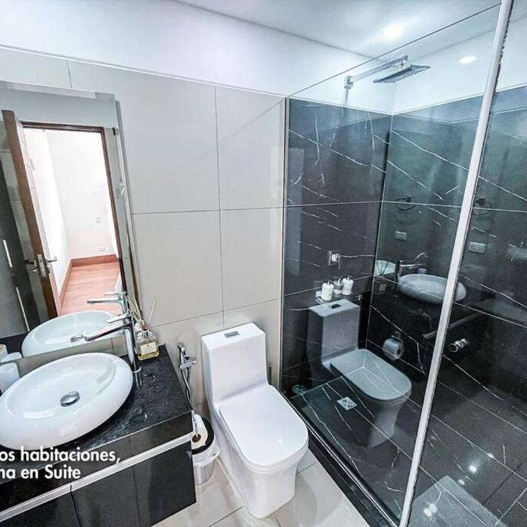 Céntrico departamento en Equipetrol - Two-Bedroom Apartment - 4