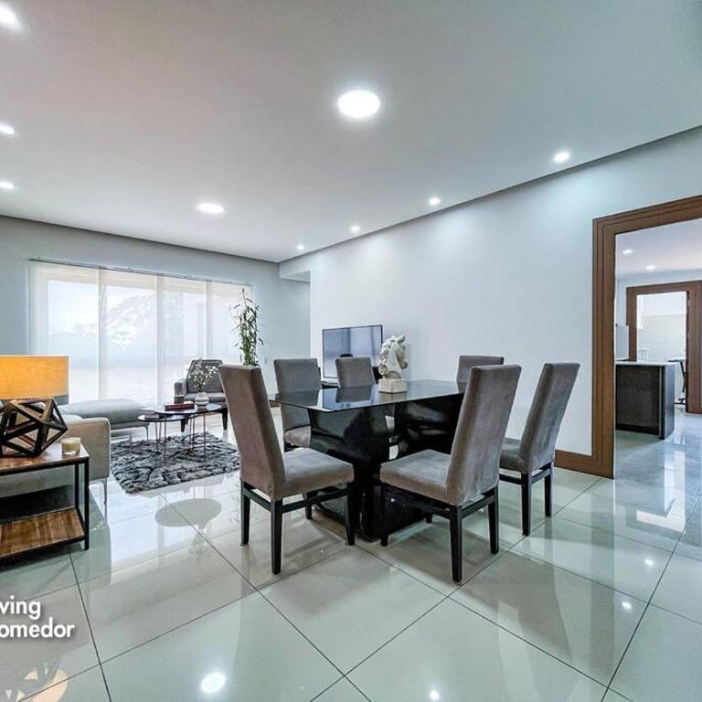 Céntrico departamento en Equipetrol - Two-Bedroom Apartment - 10