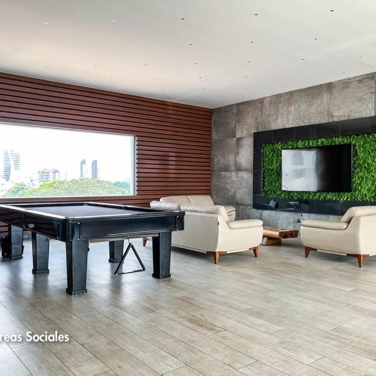 Céntrico departamento en Equipetrol - Two-Bedroom Apartment - 15