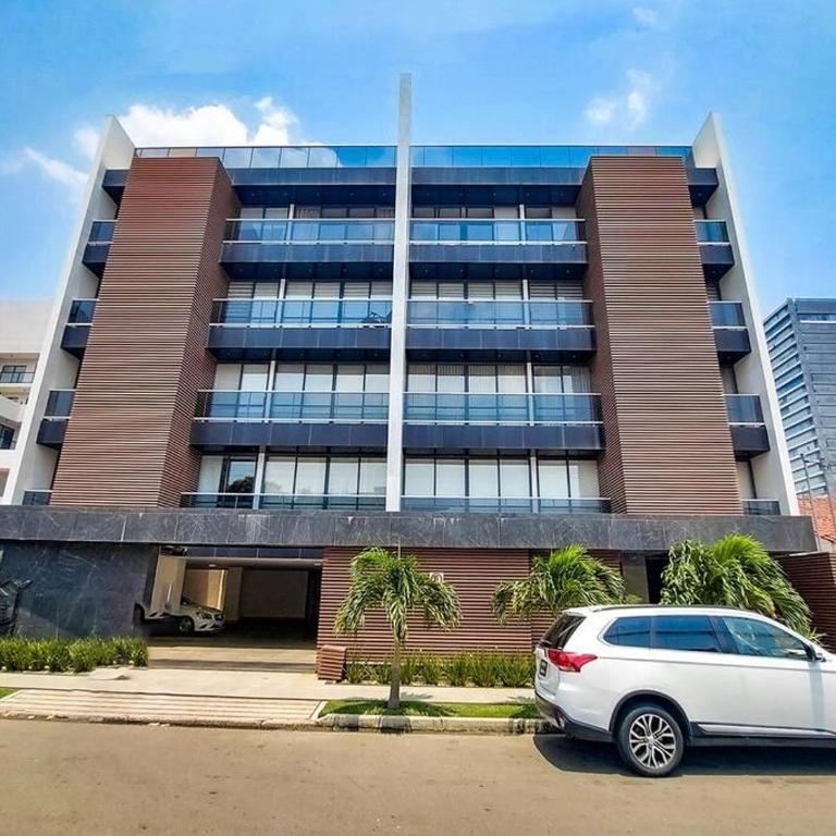 Céntrico departamento en Equipetrol - Two-Bedroom Apartment - 20