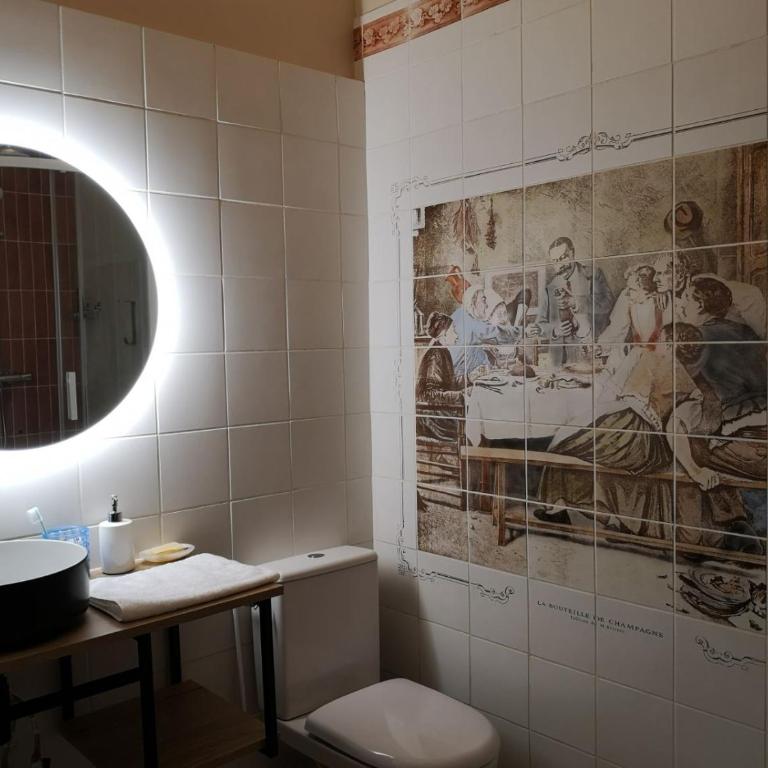 Les visages des Tournelles - Chambre Double avec Salle de Bains Privative - 1