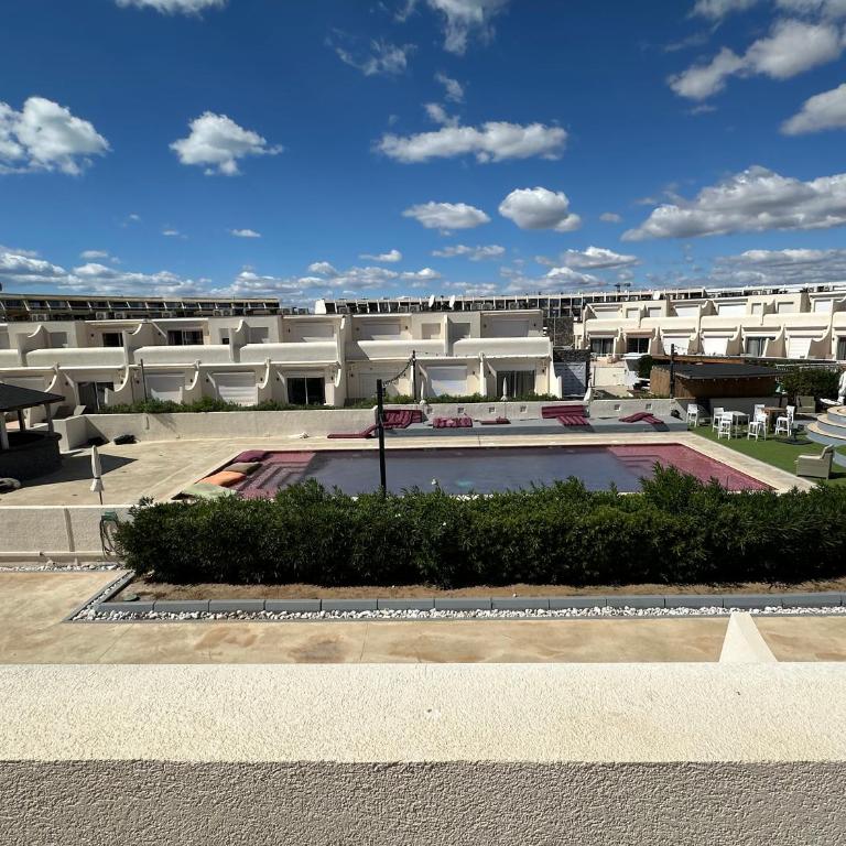 Beau studio 30m2, Piscine et jacuzzi au Jardin d'Eden, dédié aux couples, Village Naturiste - Appartement 1 Chambre - 8