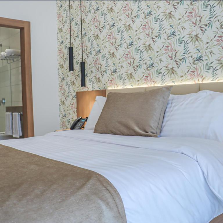 Nöa Hotel - Habitación Deluxe con cama extragrande - 2