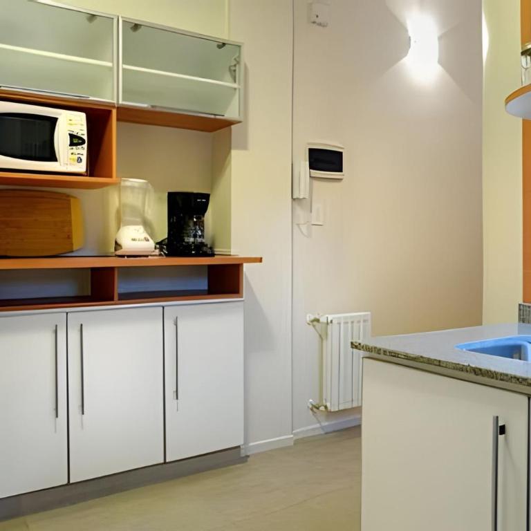 Amplio Ideal Familias en lo Mejor de Recoleta - Apartamento de 2 dormitorios con balcón - 8