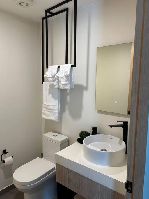 Stylish 2BR Condo near the 5th Avenue & the Beach - Apartamento de 2 dormitorios - 20