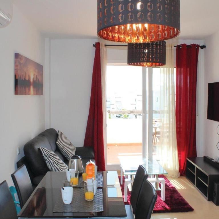 Cozy Apartment In Torre Pacheco With Wifi - Apartamento de 2 dormitorios - 1