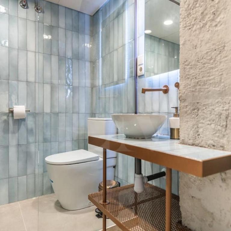 Art-lovers heaven with balcony in center by REMS - Apartamento de 2 dormitorios - 13