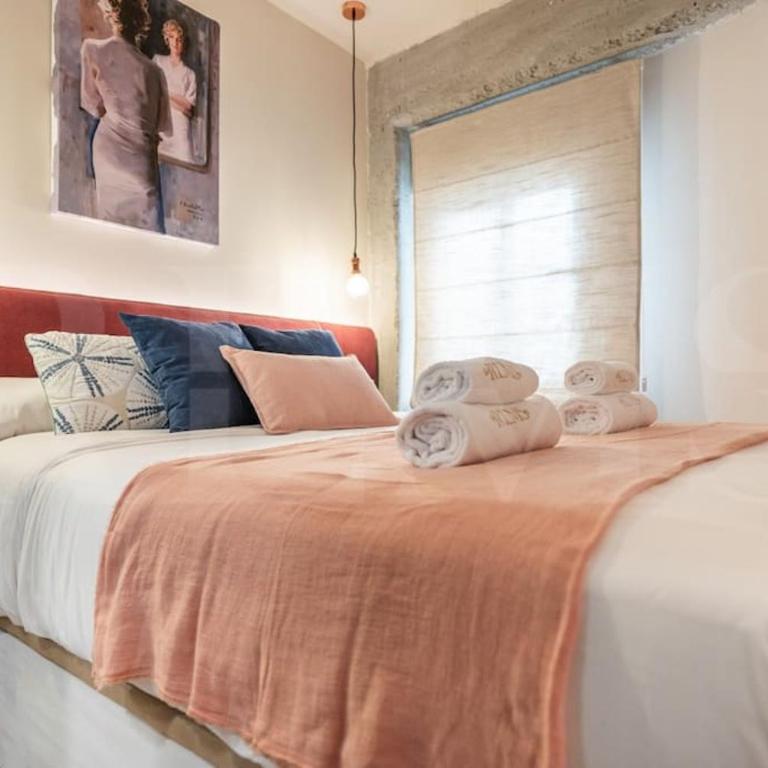 Art-lovers heaven with balcony in center by REMS - Apartamento de 2 dormitorios - 24