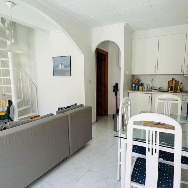 Sunny, South-Facing & Welcoming - Two-Bedroom House - 12