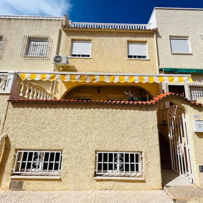 Sunny, South-Facing & Welcoming - Two-Bedroom House - 20