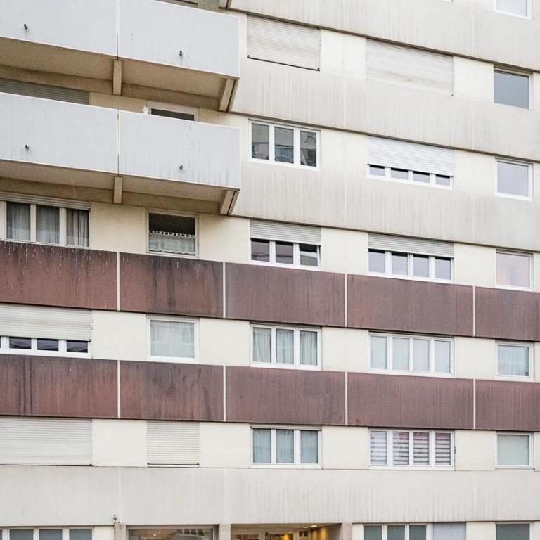 Chez Vélia Grand 4 pièces, parking privé et emplacement idéal - Three-Bedroom Apartment - 35