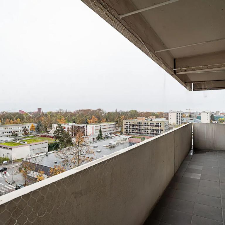 Chez Vélia Grand 4 pièces, parking privé et emplacement idéal - Three-Bedroom Apartment - 27