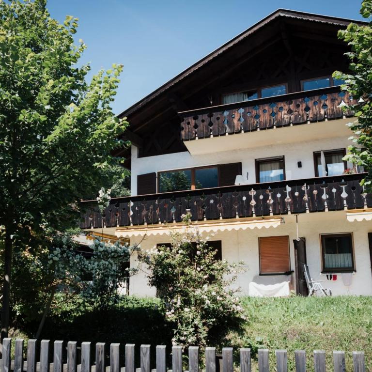 Die Karwendelsuite - 5 Sterne FeWo mit bestem Bergblick, zentrumsnah & ruhig gelegen, familienfreundlich - Two-Bedroom Apartment - 37