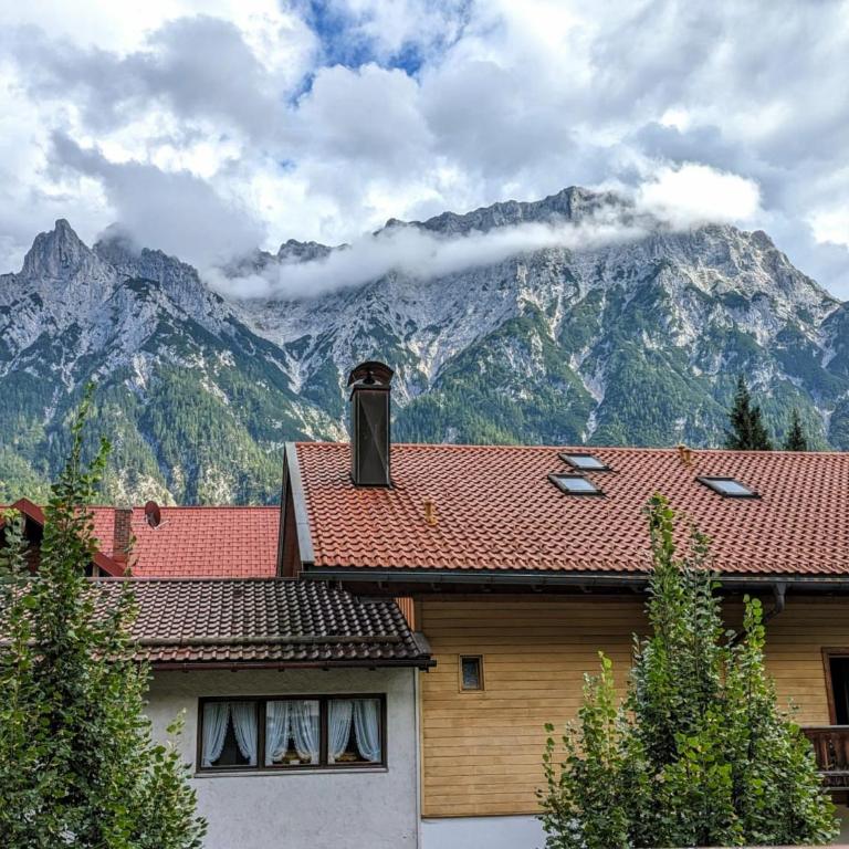 Die Karwendelsuite - 5 Sterne FeWo mit bestem Bergblick, zentrumsnah & ruhig gelegen, familienfreundlich - Two-Bedroom Apartment - 40