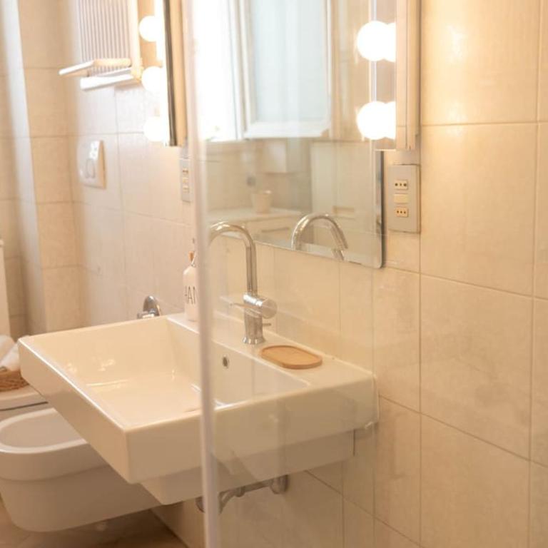 Tiziano apartment-a spacious home for you in Rome - Apartment mit Balkon - 11