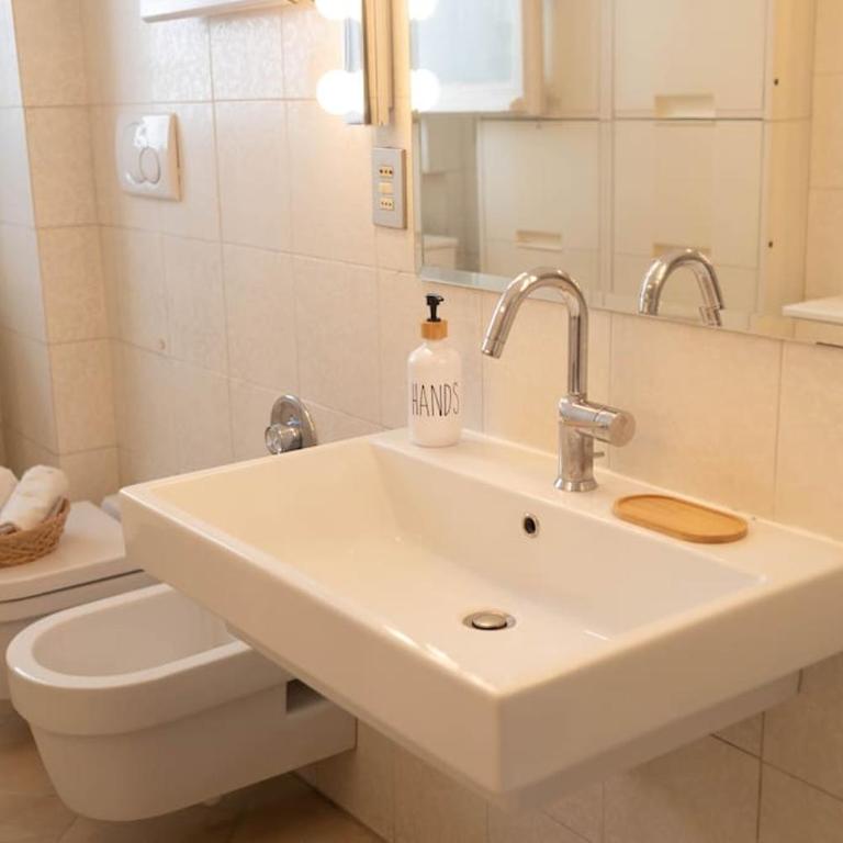 Tiziano apartment-a spacious home for you in Rome - Apartment mit Balkon - 12