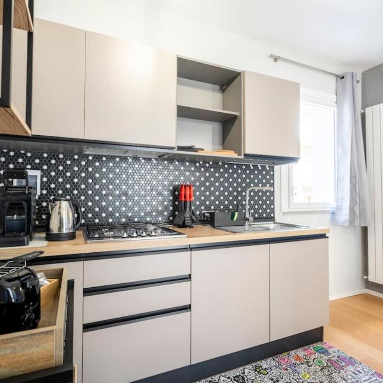 Anna Home - 5 Minuti Centro Storico - Moderno Appartamento - Appartamento con 1 Camera da Letto - 9