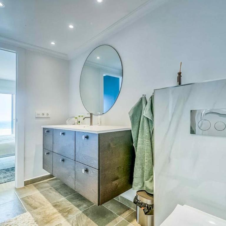 122-Luxury Beachfront Apartment, Views and Pool - Apartamento de 2 dormitorios - 24