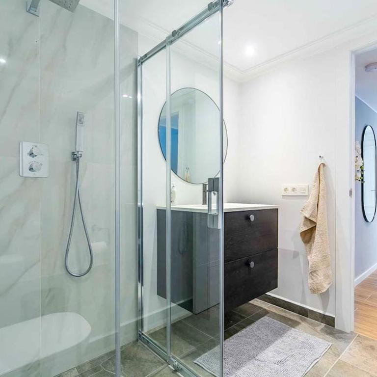 122-Luxury Beachfront Apartment, Views and Pool - Apartamento de 2 dormitorios - 33