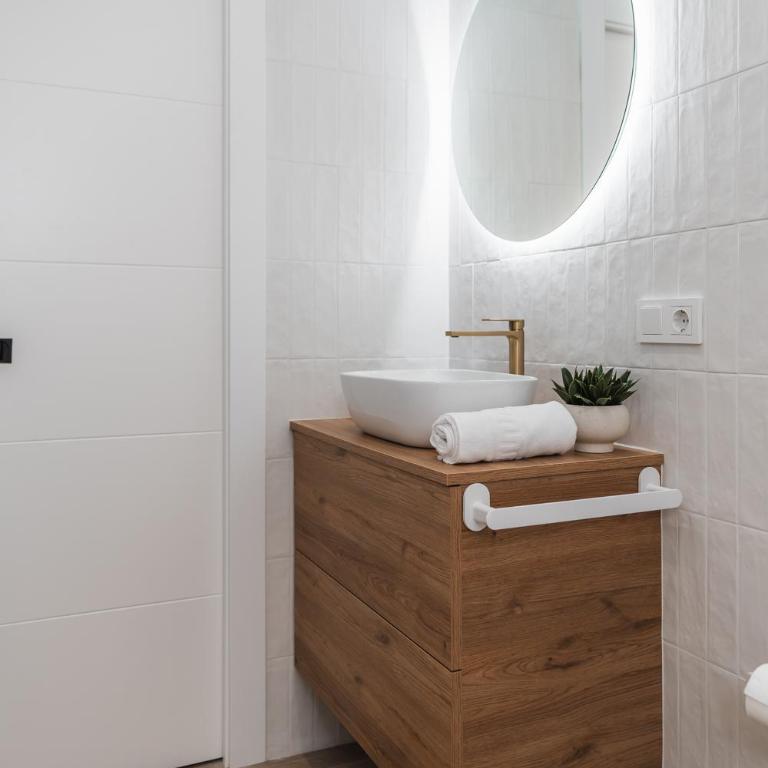 tuGuest Buensuceso Apartment - Three-Bedroom Apartment - 26