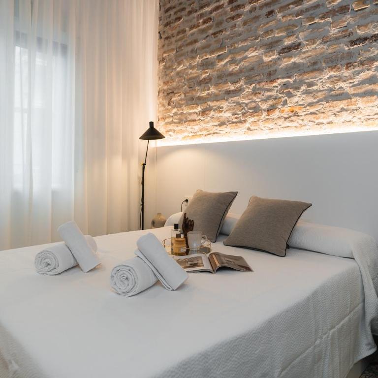 tuGuest Buensuceso Apartment - Three-Bedroom Apartment - 19