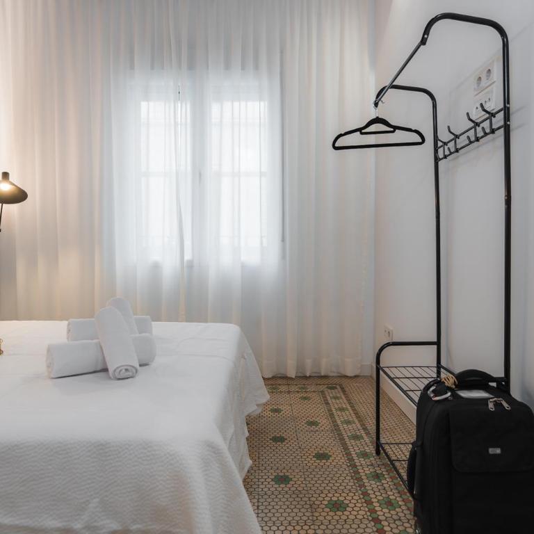 tuGuest Buensuceso Apartment - Three-Bedroom Apartment - 23