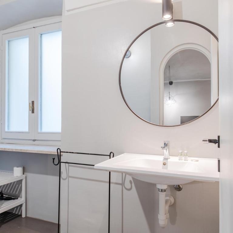 Familia Apartaments - 048 by HAPPYHOSTORINO - Studio Apartment - 4