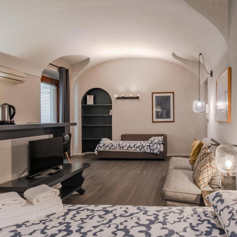 Familia Apartaments - 048 by HAPPYHOSTORINO - Studio Apartment - 12