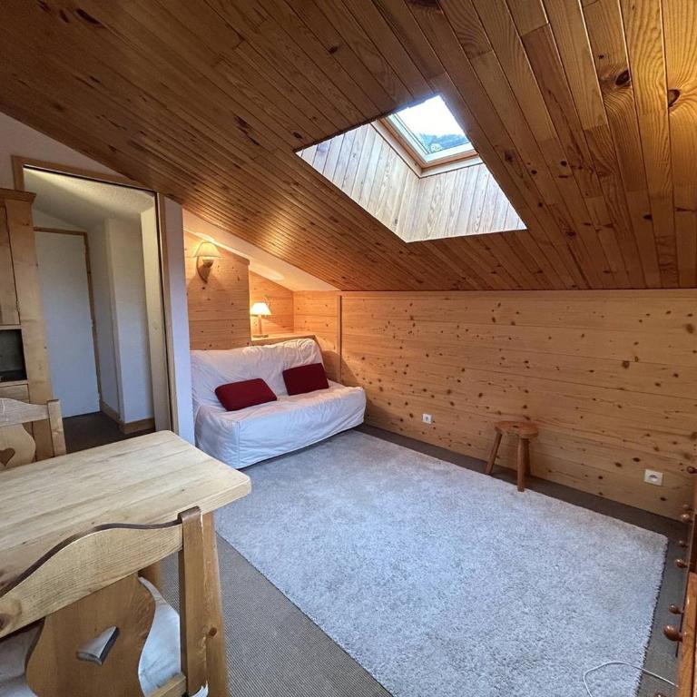 Studio cosy à Méribel Mottaret, aux pieds des pistes, parfait pour 2, non-fumeur, animaux interdits - Studio - 1