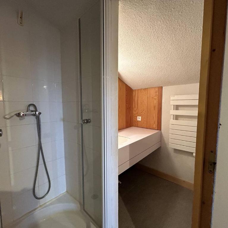 Studio cosy à Méribel Mottaret, aux pieds des pistes, parfait pour 2, non-fumeur, animaux interdits - Studio - 9