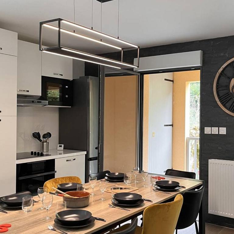 Lodge duplex pour 8 pers, 3 parkings, proche centre - FR-1-234-323 - Appartement - 2